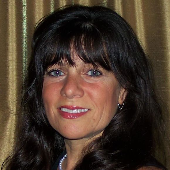 Meet your Posher, Denise - Picture 1 of 1